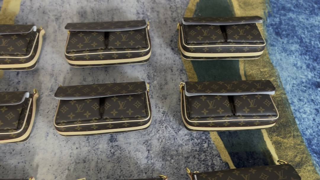 Ellebag’s 1:1 Replica of Louis Vuitton M46999 Vibe Handbag: A Masterpiece of Craftsmanship (2024 Dec updated)-Molemo ka ho Fetisisa Lebenkele la Lebenkele la Marang-rang la Fake Louis Vuitton, Replica designer bag ru