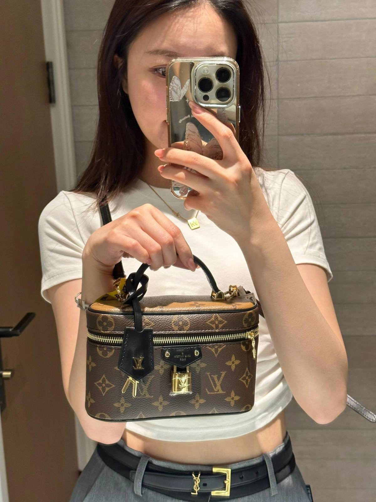 Ellebag’s 1:1 Replica of Louis Vuitton M47125 Vanity Chain Pouch: A Tribute to Iconic Craftsmanship (2024 Dec updated)-Best Quality Fake Louis Vuitton Bag Online Store, Replica designer bag ru