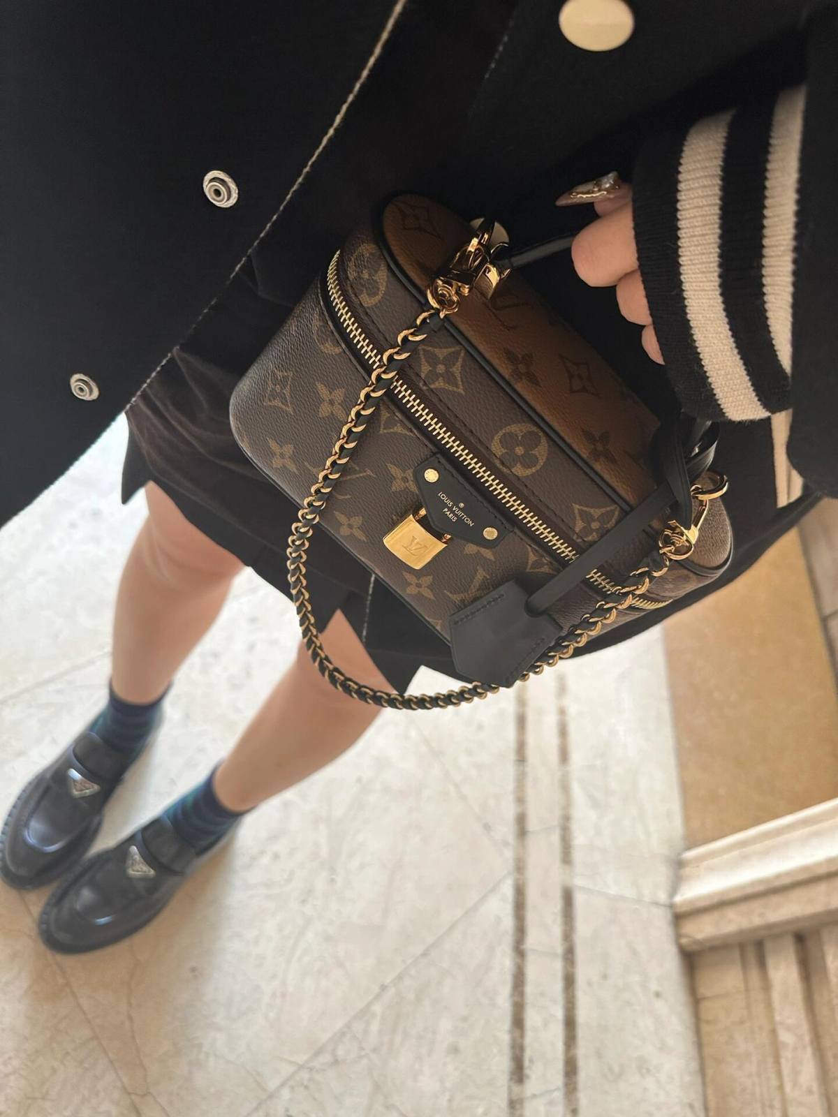 Ellebag’s 1:1 Replica of Louis Vuitton M47125 Vanity Chain Pouch: A Tribute to Iconic Craftsmanship (2024 Dec updated)-Best Quality Fake Louis Vuitton Bag Online Store, Replica designer bag ru