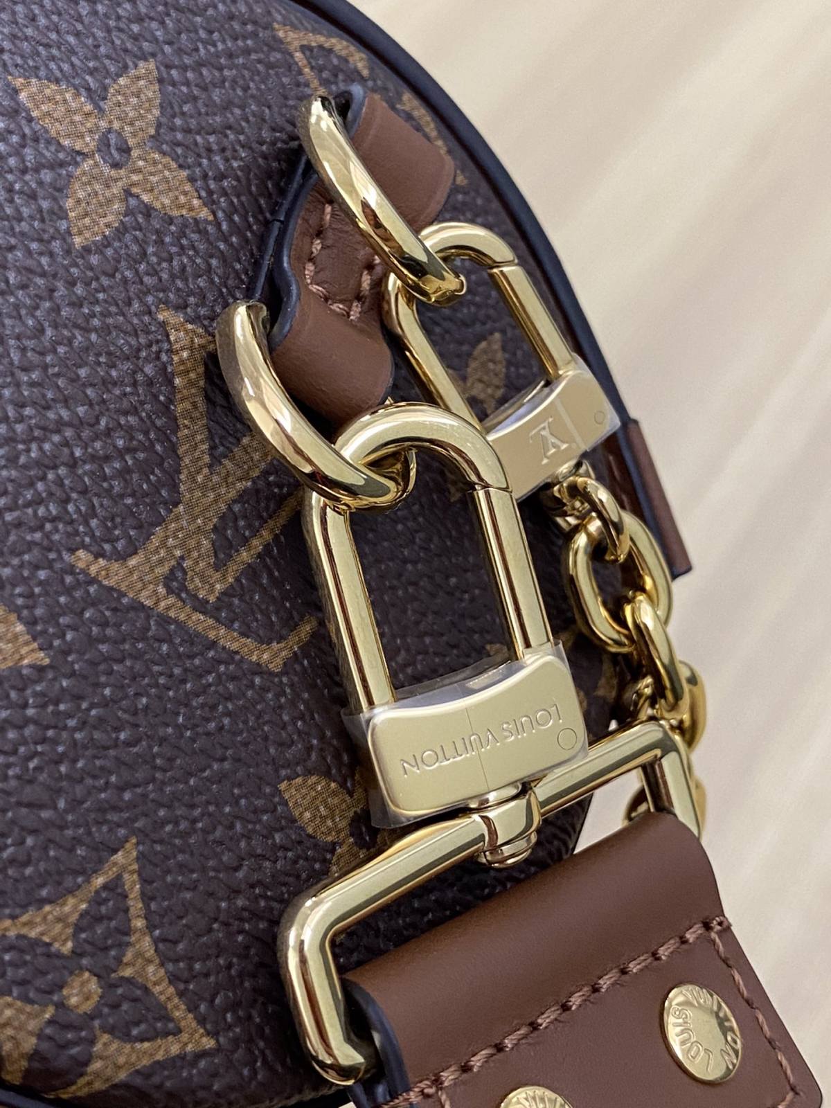 Ellebag’s 1:1 Replica of Louis Vuitton M58655 Papillon – Perfecting the Monogram Craftsmanship (2024 Dec updated)-Best Quality Fake Louis Vuitton Bag Online Store, Replica designer bag ru