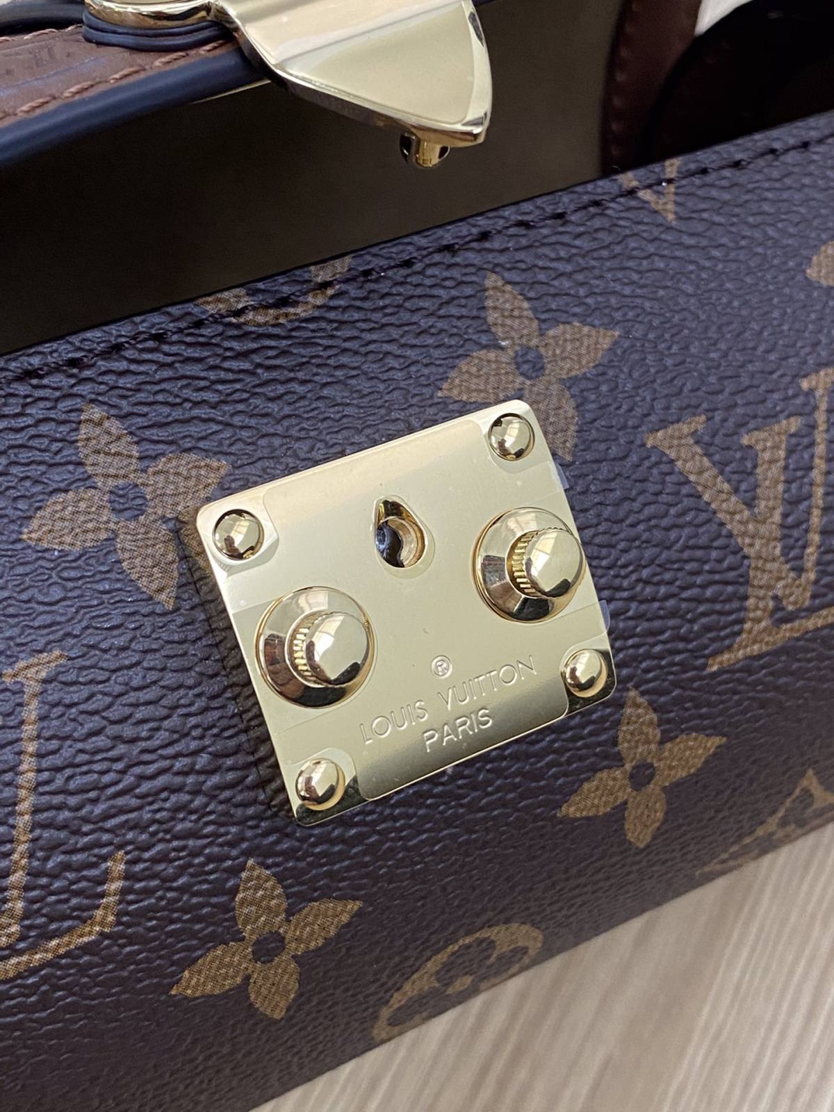 Ellebag’s 1:1 Replica of Louis Vuitton M58655 Papillon – Perfecting the Monogram Craftsmanship (2024 Dec updated)-Best Quality Fake Louis Vuitton Bag Online Store, Replica designer bag ru