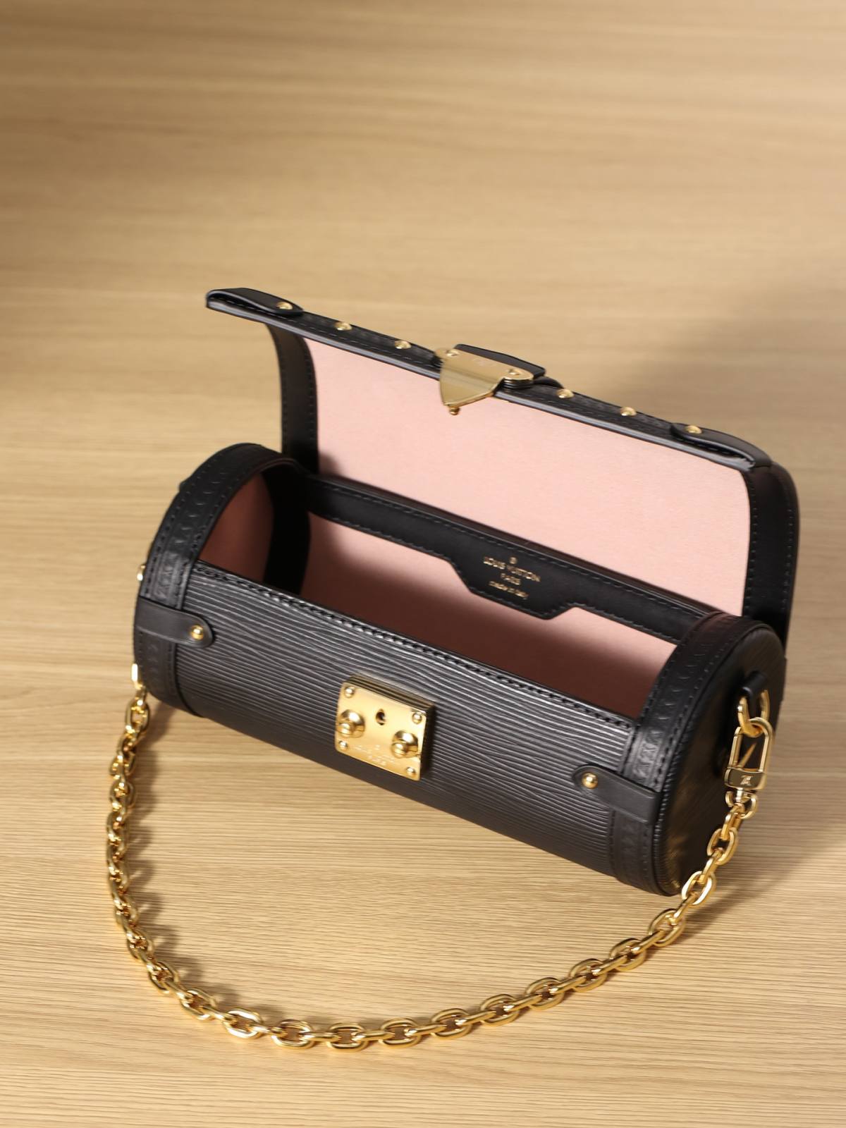 Ellebag’s 1:1 Replica of Louis Vuitton M58655 Papillon Trunk – A Timeless Barrel-Shaped Masterpiece(2024 Dec Updated)-Best Quality Fake Louis Vuitton Bag Online Store, Replica designer bag ru