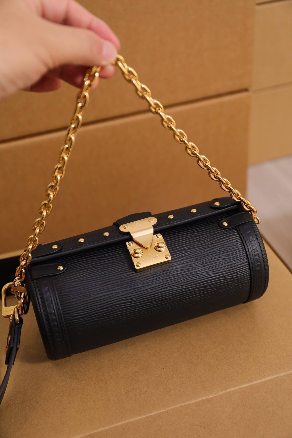 Ellebag’s 1:1 Replica of Louis Vuitton M58655 Papillon Trunk – A Timeless Barrel-Shaped Masterpiece(2024 Dec Updated)-Best Quality Fake Louis Vuitton Bag Online Store, Replica designer bag ru