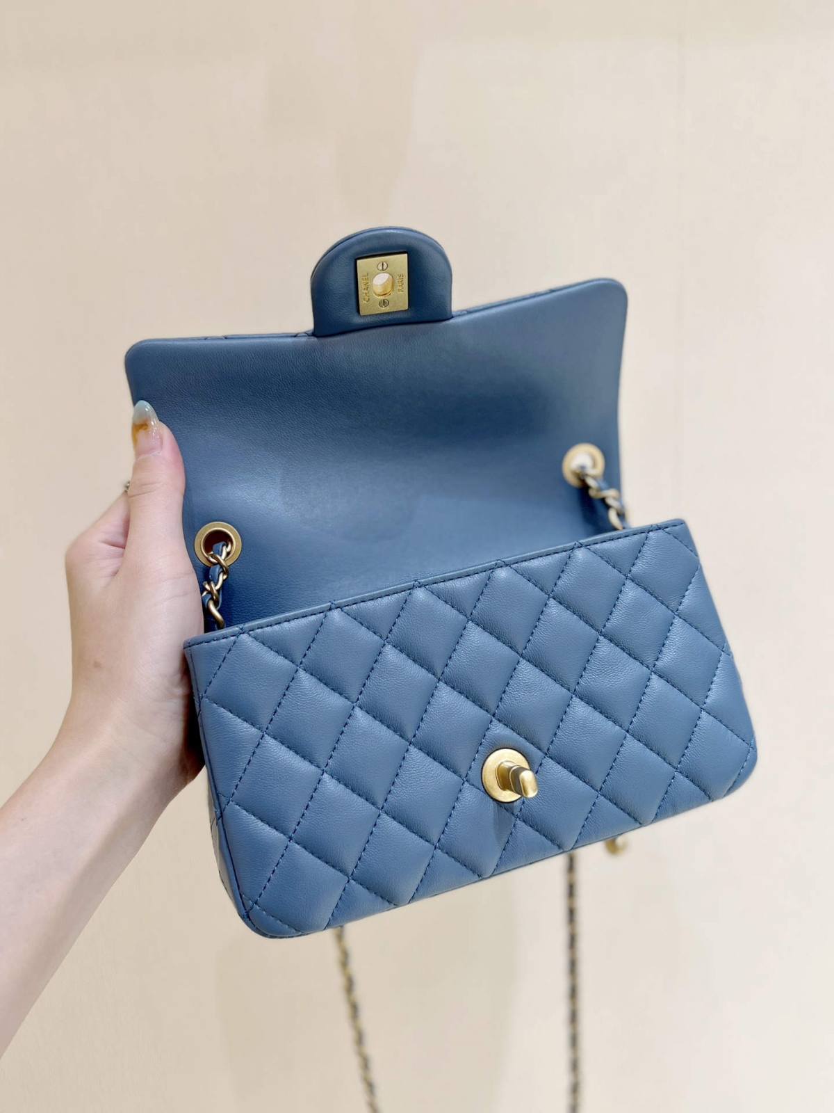 Ellebag super fake Chanel Mini Flap Bag with CC Gold Ball on Chain: A Sky-Blue Elegance(2024 Dec Updated)-Best Quality Fake Louis Vuitton Bag Online Store, Replica designer bag ru