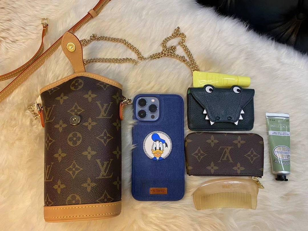 Ellebag’s 1:1 Replica of Louis Vuitton M80874 Mini Fold Me Clutch: A Masterclass in Craftsmanship and Luxury(2024 Dec Updated)-Best Quality Fake Louis Vuitton Bag Online Store, Replica designer bag ru