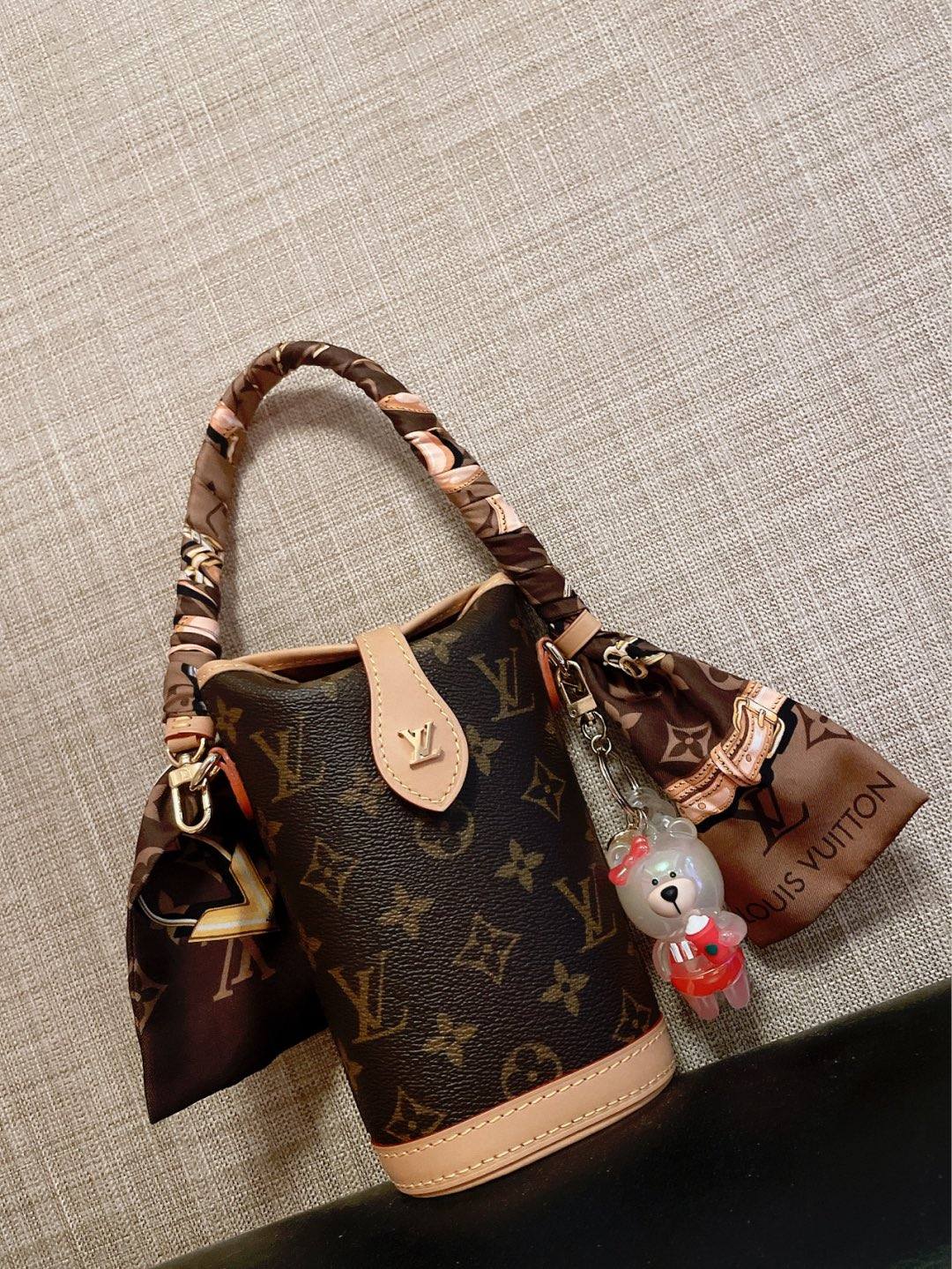 Ellebag’s 1:1 Replica of Louis Vuitton M80874 Mini Fold Me Clutch: A Masterclass in Craftsmanship and Luxury(2024 Dec Updated)-Best Quality Fake Louis Vuitton Bag Online Store, Replica designer bag ru