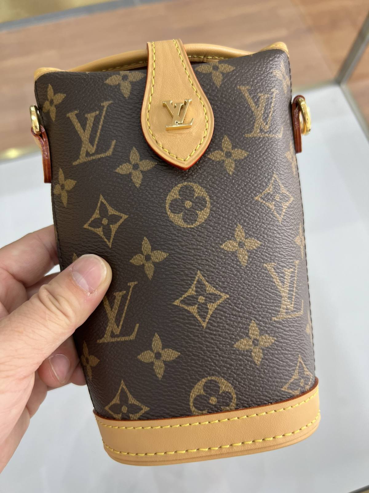 Ellebag’s 1:1 Replica of Louis Vuitton M80874 Mini Fold Me Clutch: A Masterclass in Craftsmanship and Luxury(2024 Dec Updated)-Best Quality Fake Louis Vuitton Bag Online Store, Replica designer bag ru