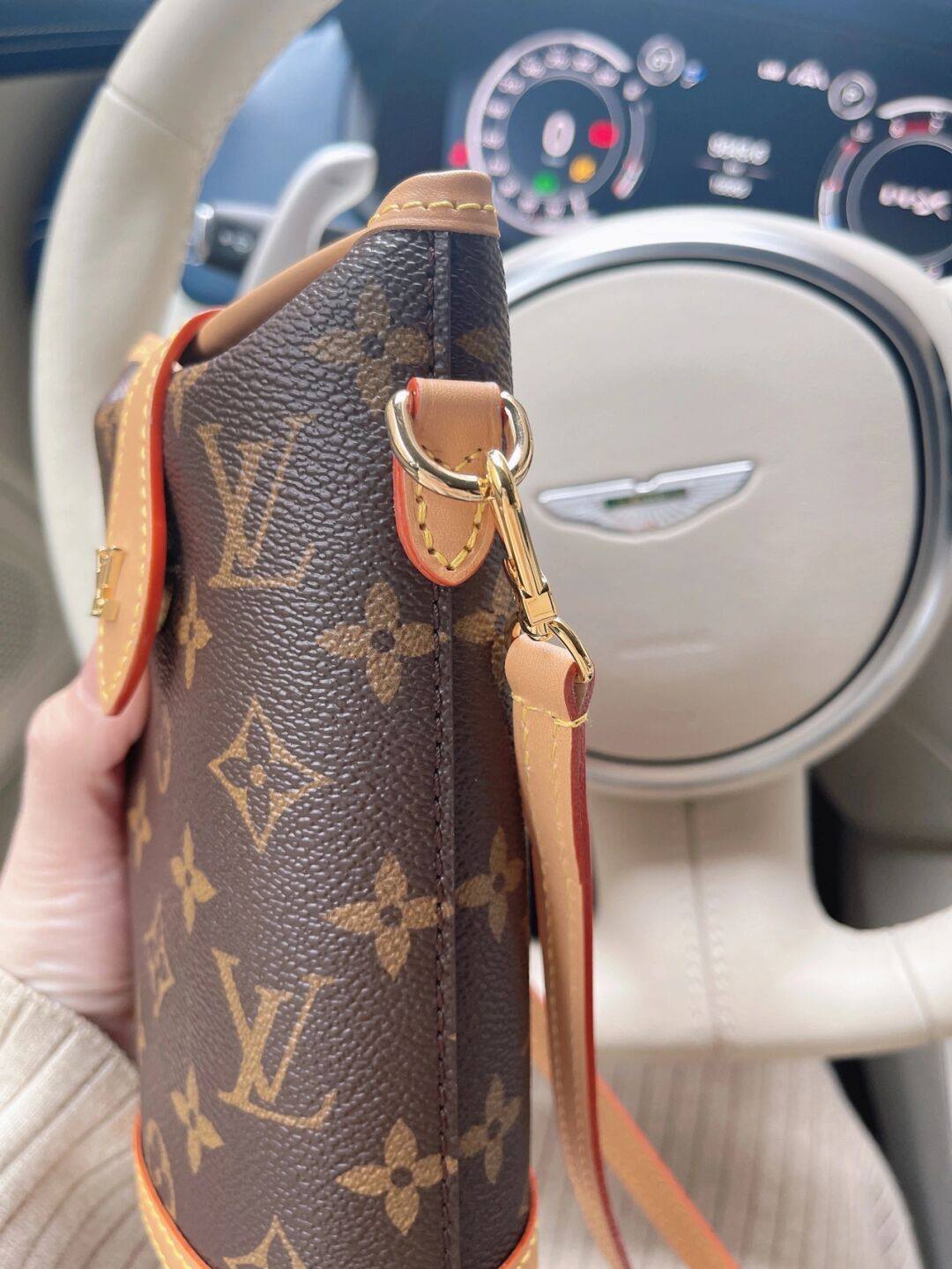 Ellebag’s 1:1 Replica of Louis Vuitton M80874 Mini Fold Me Clutch: A Masterclass in Craftsmanship and Luxury(2024 Dec Updated)-Best Quality Fake Louis Vuitton Bag Online Store, Replica designer bag ru