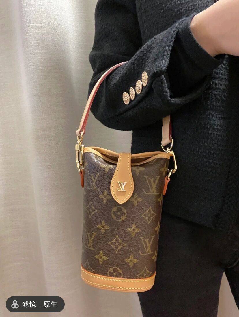 Ellebag’s 1:1 Replica of Louis Vuitton M80874 Mini Fold Me Clutch: A Masterclass in Craftsmanship and Luxury(2024 Dec Updated)-Best Quality Fake Louis Vuitton Bag Online Store, Replica designer bag ru