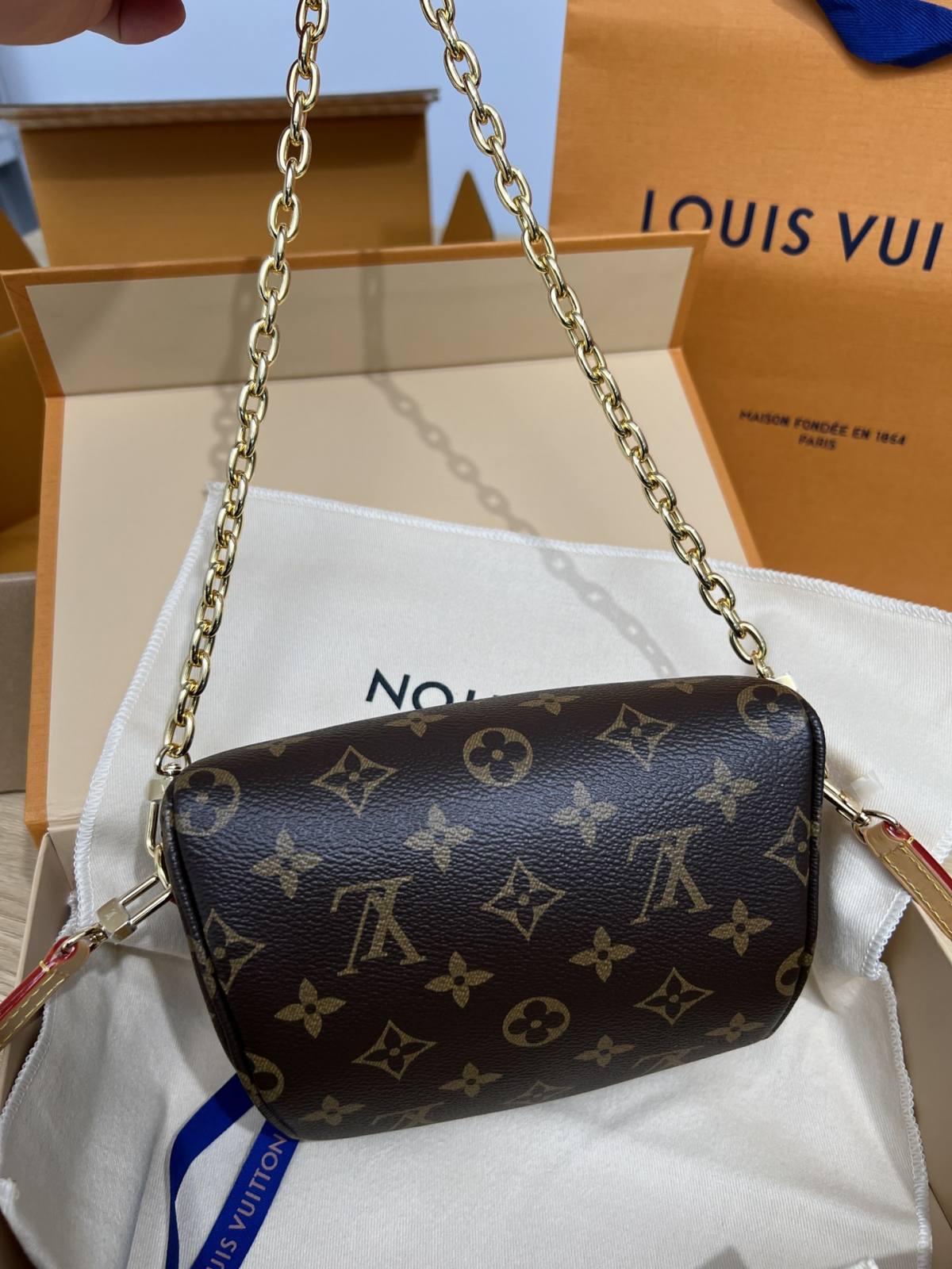 Ellebag’s 1:1 Replica of Louis Vuitton M82335 Mini Bumbag – A Luxurious Fusion of Style and Function(2024 Dec Updated)-Best Quality Fake Louis Vuitton Bag Online Store, Replica designer bag ru