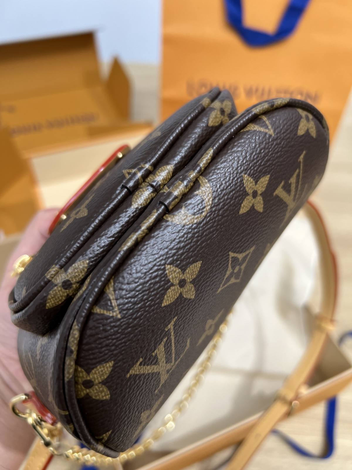 Ellebag’s 1:1 Replica of Louis Vuitton M82335 Mini Bumbag – A Luxurious Fusion of Style and Function(2024 Dec Updated)-Best Quality Fake Louis Vuitton Bag Online Store, Replica designer bag ru