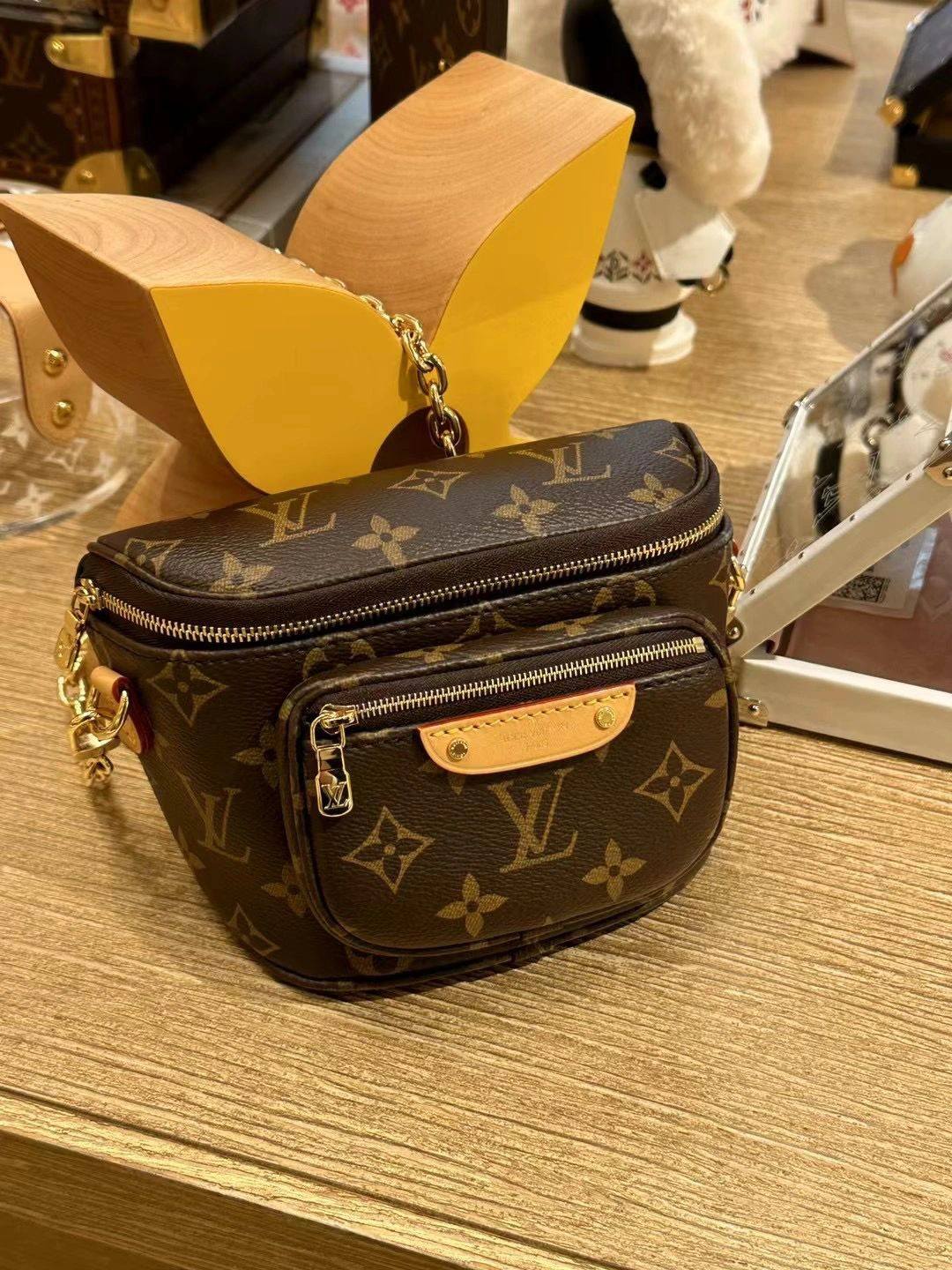 Ellebag’s 1:1 Replica of Louis Vuitton M82335 Mini Bumbag – A Luxurious Fusion of Style and Function(2024 Dec Updated)-Best Quality Fake Louis Vuitton Bag Online Store, Replica designer bag ru