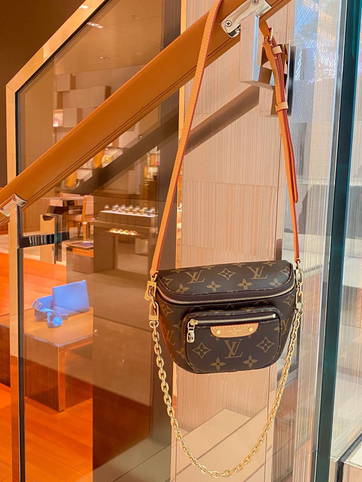 Ellebag’s 1:1 Replica of Louis Vuitton M82335 Mini Bumbag – A Luxurious Fusion of Style and Function(2024 Dec Updated)-Best Quality Fake Louis Vuitton Bag Online Store, Replica designer bag ru