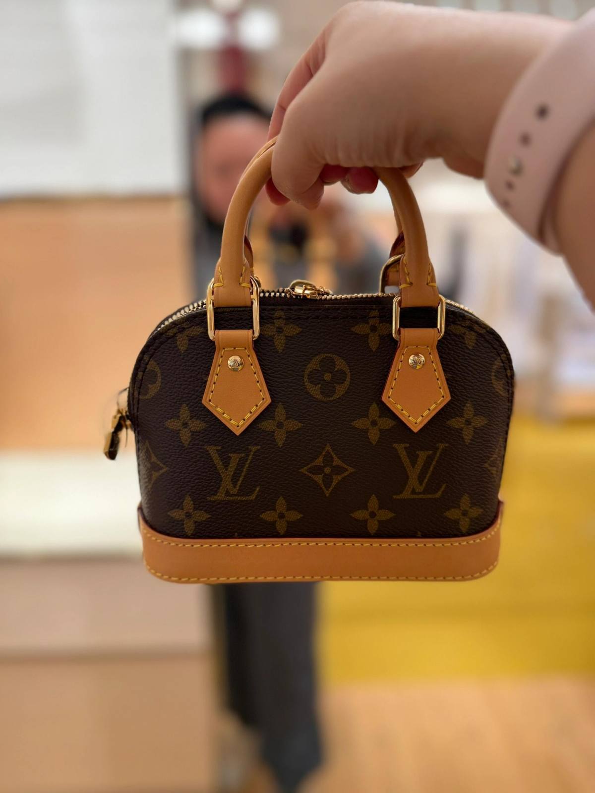 Ellebag’s 1:1 Replica of Louis Vuitton M82717 Nano Alma Handbag: A Petite Icon Reimagined(2024 Dec Updated)-Best Quality Fake Louis Vuitton Bag Online Store, Replica designer bag ru