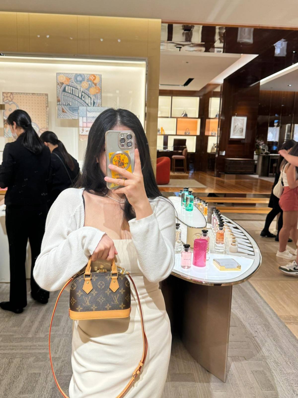 Ellebag’s 1:1 Replica of Louis Vuitton M82717 Nano Alma Handbag: A Petite Icon Reimagined(2024 Dec Updated)-Best Quality Fake Louis Vuitton Bag Online Store, Replica designer bag ru