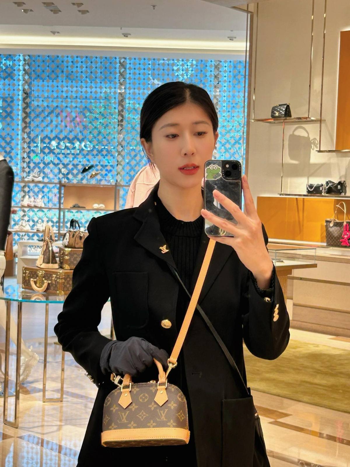 Ellebag’s 1:1 Replica of Louis Vuitton M82717 Nano Alma Handbag: A Petite Icon Reimagined(2024 Dec Updated)-Best Quality Fake Louis Vuitton Bag Online Store, Replica designer bag ru