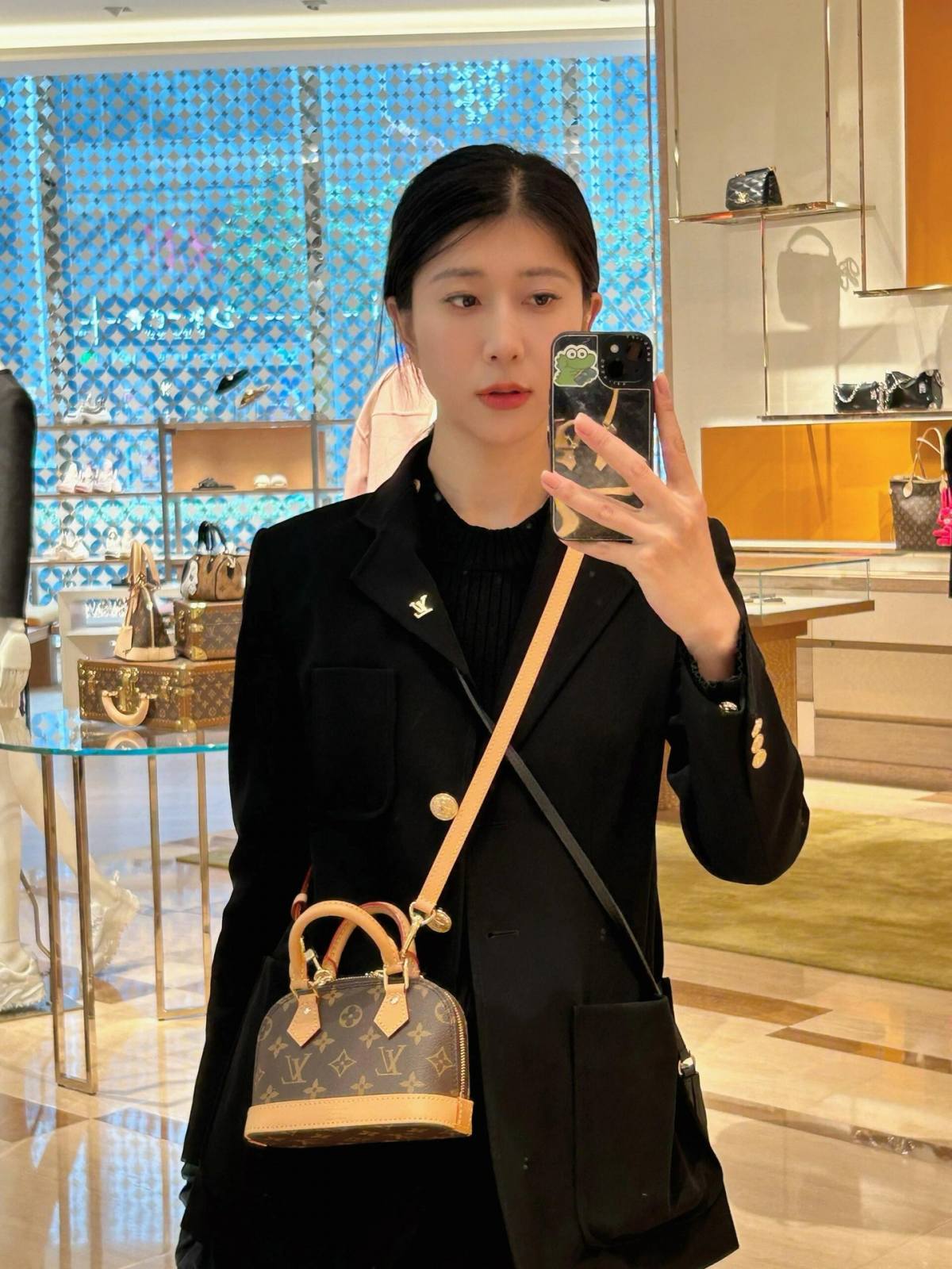 Ellebag’s 1:1 Replica of Louis Vuitton M82717 Nano Alma Handbag: A Petite Icon Reimagined(2024 Dec Updated)-Best Quality Fake Louis Vuitton Bag Online Store, Replica designer bag ru