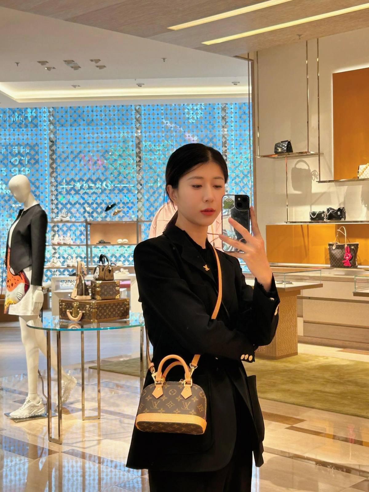 Ellebag’s 1:1 Replica of Louis Vuitton M82717 Nano Alma Handbag: A Petite Icon Reimagined(2024 Dec Updated)-Best Quality Fake Louis Vuitton Bag Online Store, Replica designer bag ru