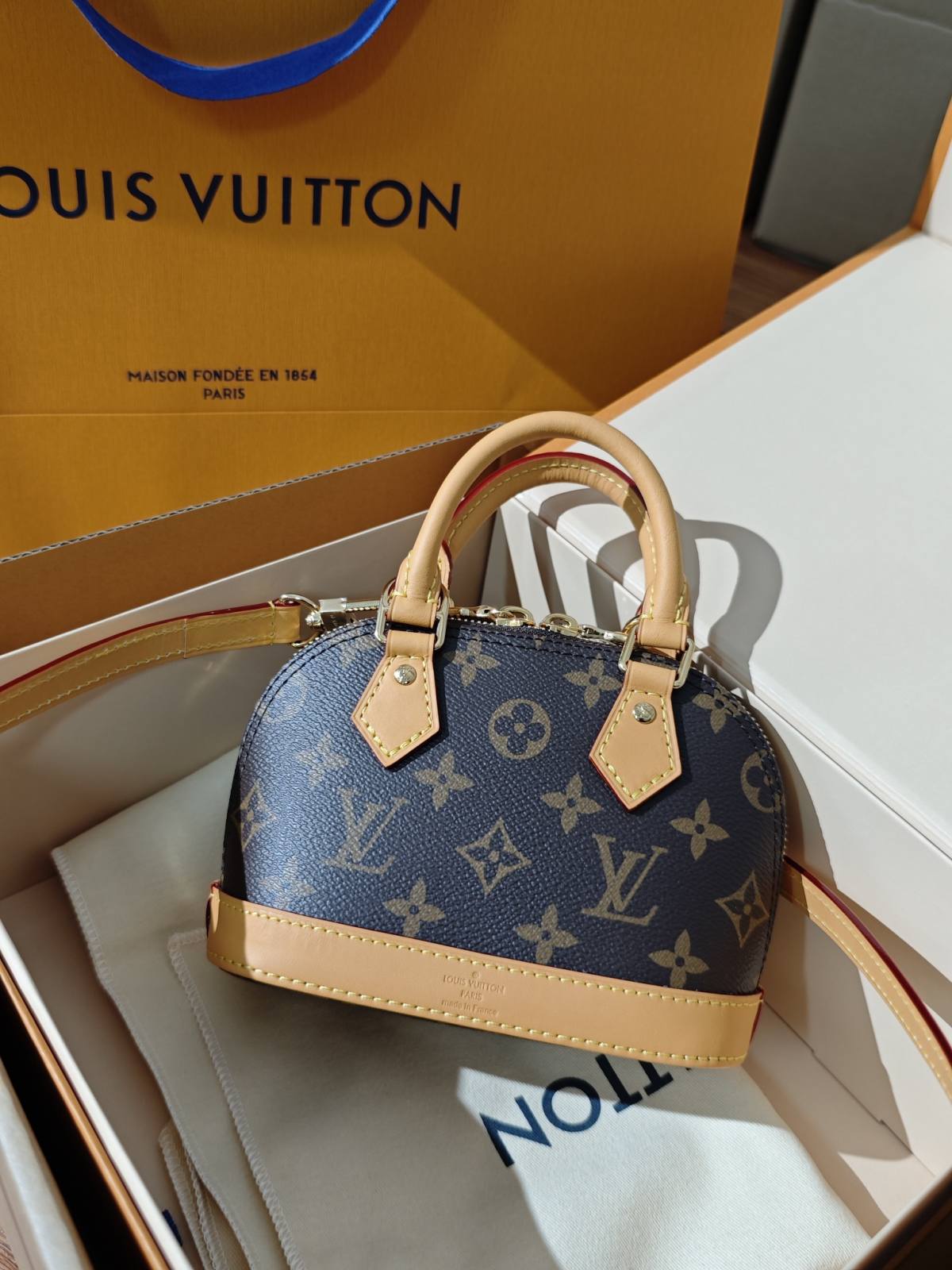 Ellebag’s 1:1 Replica of Louis Vuitton M82717 Nano Alma Handbag: A Petite Icon Reimagined(2024 Dec Updated)-Best Quality Fake Louis Vuitton Bag Online Store, Replica designer bag ru