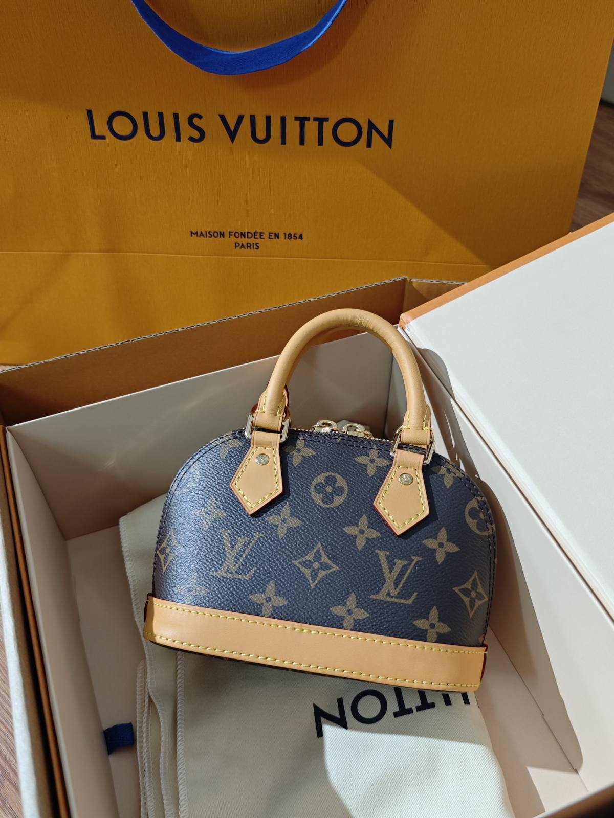 Ellebag’s 1:1 Replica of Louis Vuitton M82717 Nano Alma Handbag: A Petite Icon Reimagined(2024 Dec Updated)-Best Quality Fake Louis Vuitton Bag Online Store, Replica designer bag ru