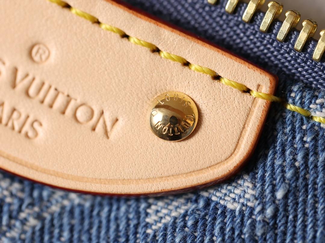 Ellebag’s 1:1 Replica of Louis Vuitton M82949 Hills Pochette: The Art of Denim Craftsmanship(2024 Dec Updated)-Best Quality Fake Louis Vuitton Bag Online Store, Replica designer bag ru