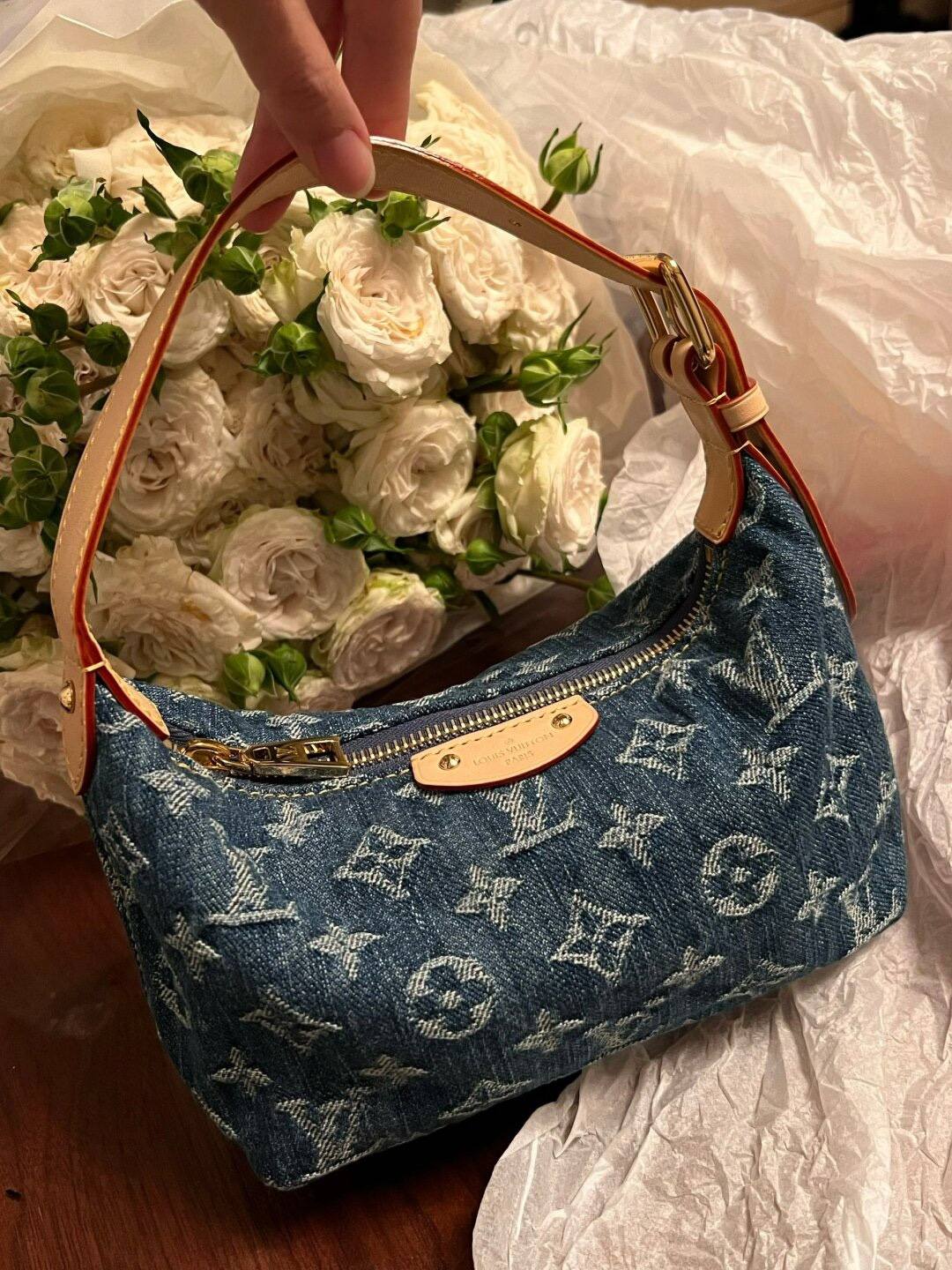 Ellebag’s 1:1 Replica of Louis Vuitton M82949 Hills Pochette: The Art of Denim Craftsmanship(2024 Dec Updated)-Best Quality Fake Louis Vuitton Bag Online Store, Replica designer bag ru