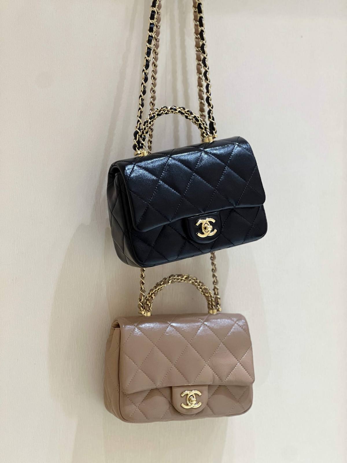 Ellebag super fake The 24B Mini Flap Bag with Top Handle: A Timeless Icon in Milk Tea Hues(2024 Dec Updated)-उत्तम गुणवत्ता नकली लुई Vuitton बैग ऑनलाइन स्टोर, प्रतिकृति डिजाइनर बैग ru