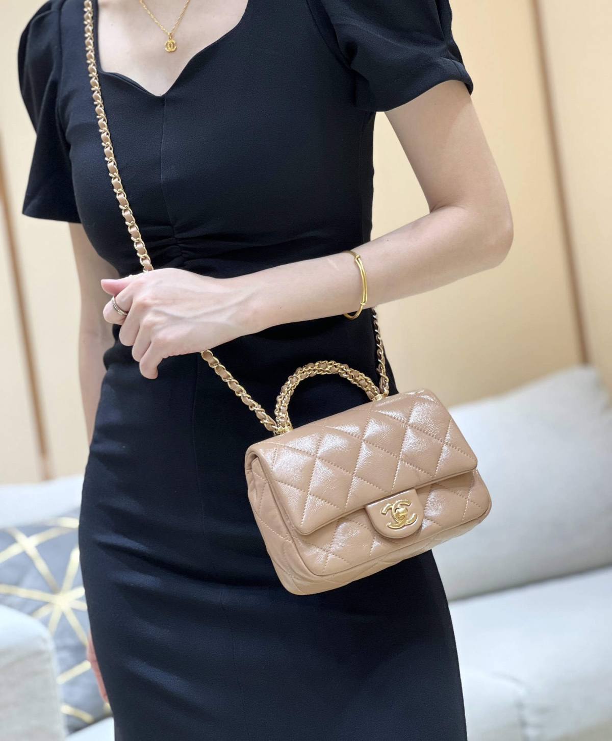 Ellebag super fake The 24B Mini Flap Bag with Top Handle: A Timeless Icon in Milk Tea Hues(2024 Dec Updated)-उत्तम गुणवत्ता नकली लुई Vuitton बैग ऑनलाइन स्टोर, प्रतिकृति डिजाइनर बैग ru