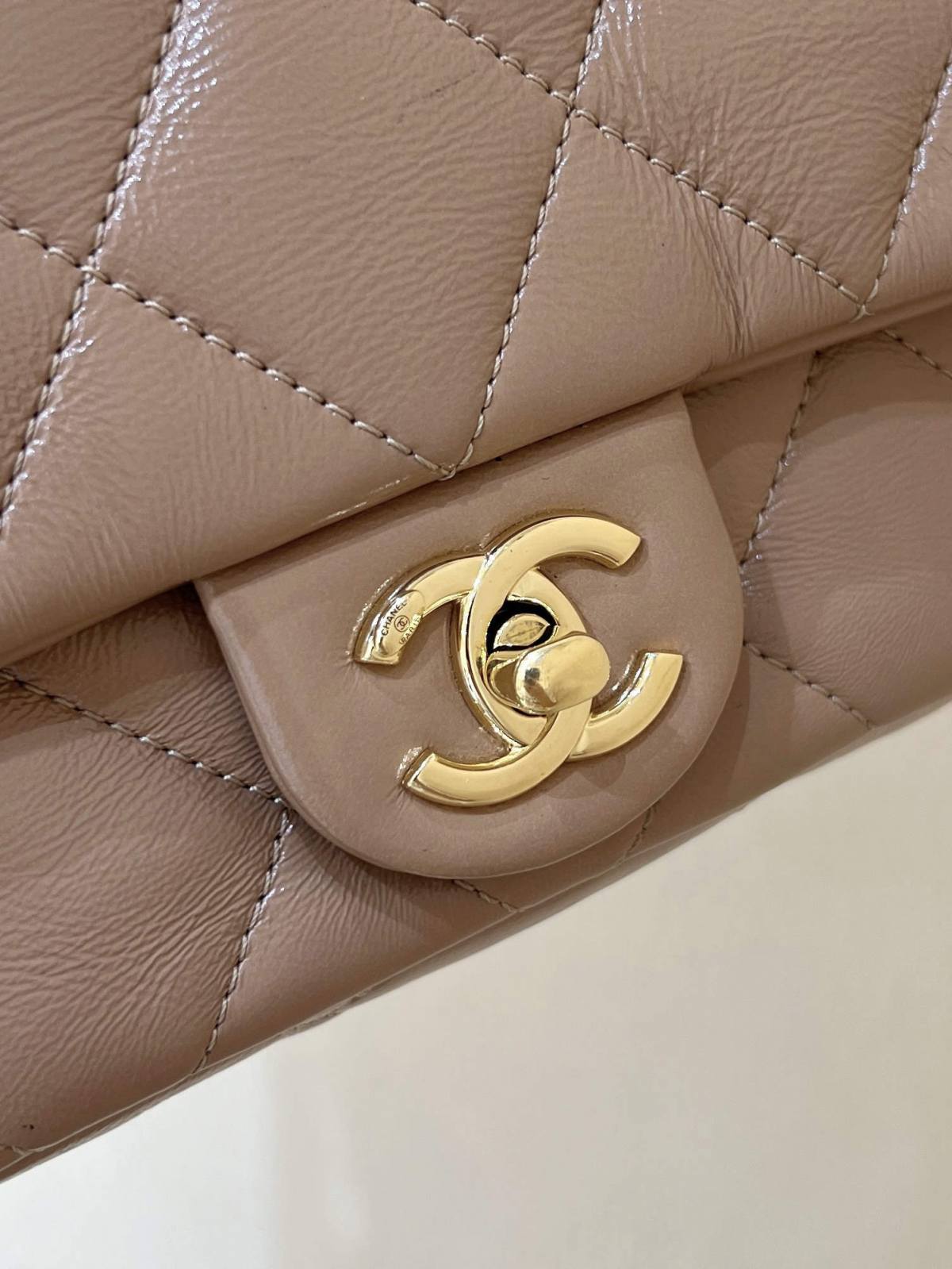 Ellebag super fake The 24B Mini Flap Bag with Top Handle: A Timeless Icon in Milk Tea Hues(2024 Dec Updated)-उत्तम गुणवत्ता नकली लुई Vuitton बैग ऑनलाइन स्टोर, प्रतिकृति डिजाइनर बैग ru