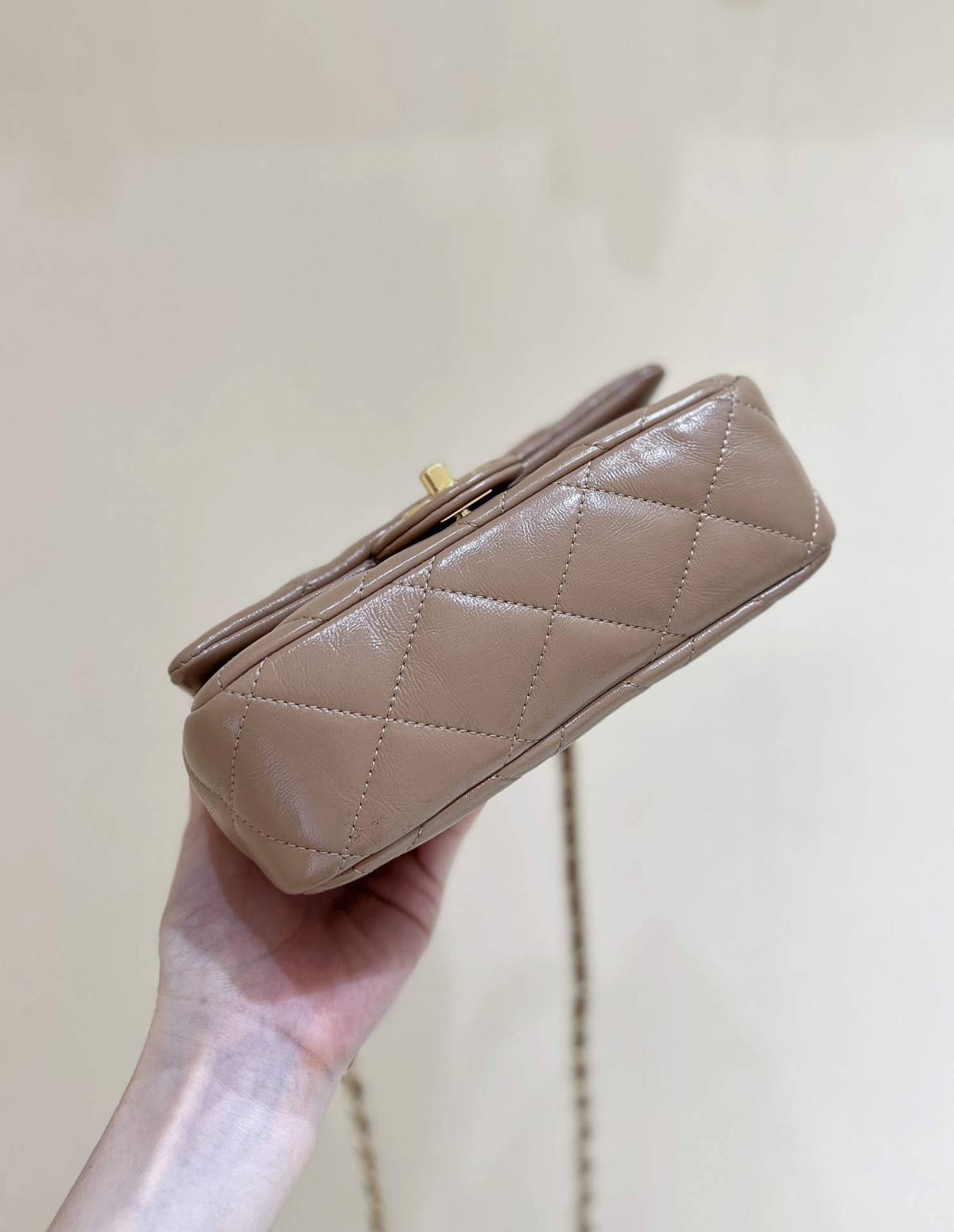 Ellebag super fake The 24B Mini Flap Bag with Top Handle: A Timeless Icon in Milk Tea Hues(2024 Dec Updated)-उत्तम गुणवत्ता नकली लुई Vuitton बैग ऑनलाइन स्टोर, प्रतिकृति डिजाइनर बैग ru