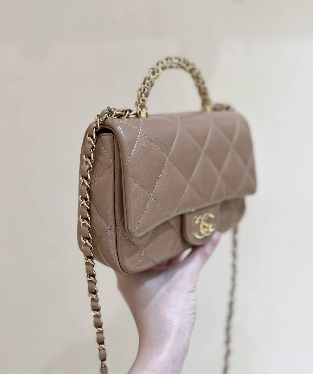 Ellebag super fake The 24B Mini Flap Bag with Top Handle: A Timeless Icon in Milk Tea Hues(2024 Dec Updated)-उत्तम गुणवत्ता नकली लुई Vuitton बैग ऑनलाइन स्टोर, प्रतिकृति डिजाइनर बैग ru