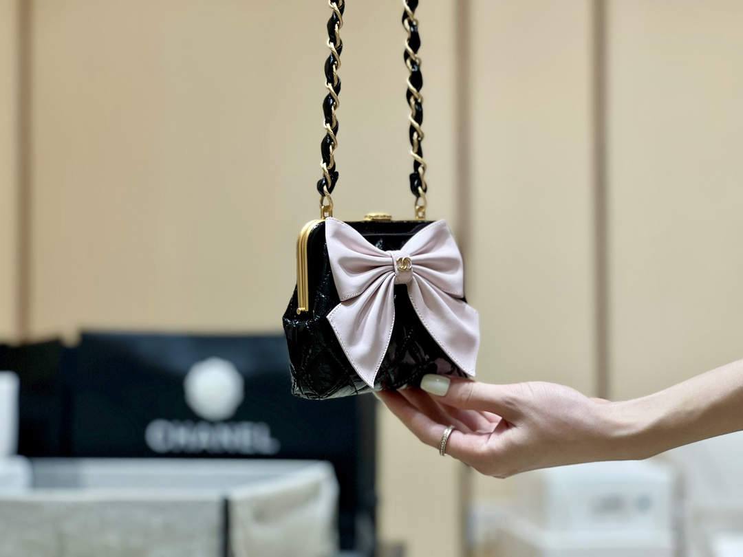 Ellebag super replica Chanel Clutch With Chain (AP4028): A Closer Look at Craftsmanship and Design(2024 Dec Updated)-Best Quality Fake Louis Vuitton Bag Online Store, Replica designer bag ru