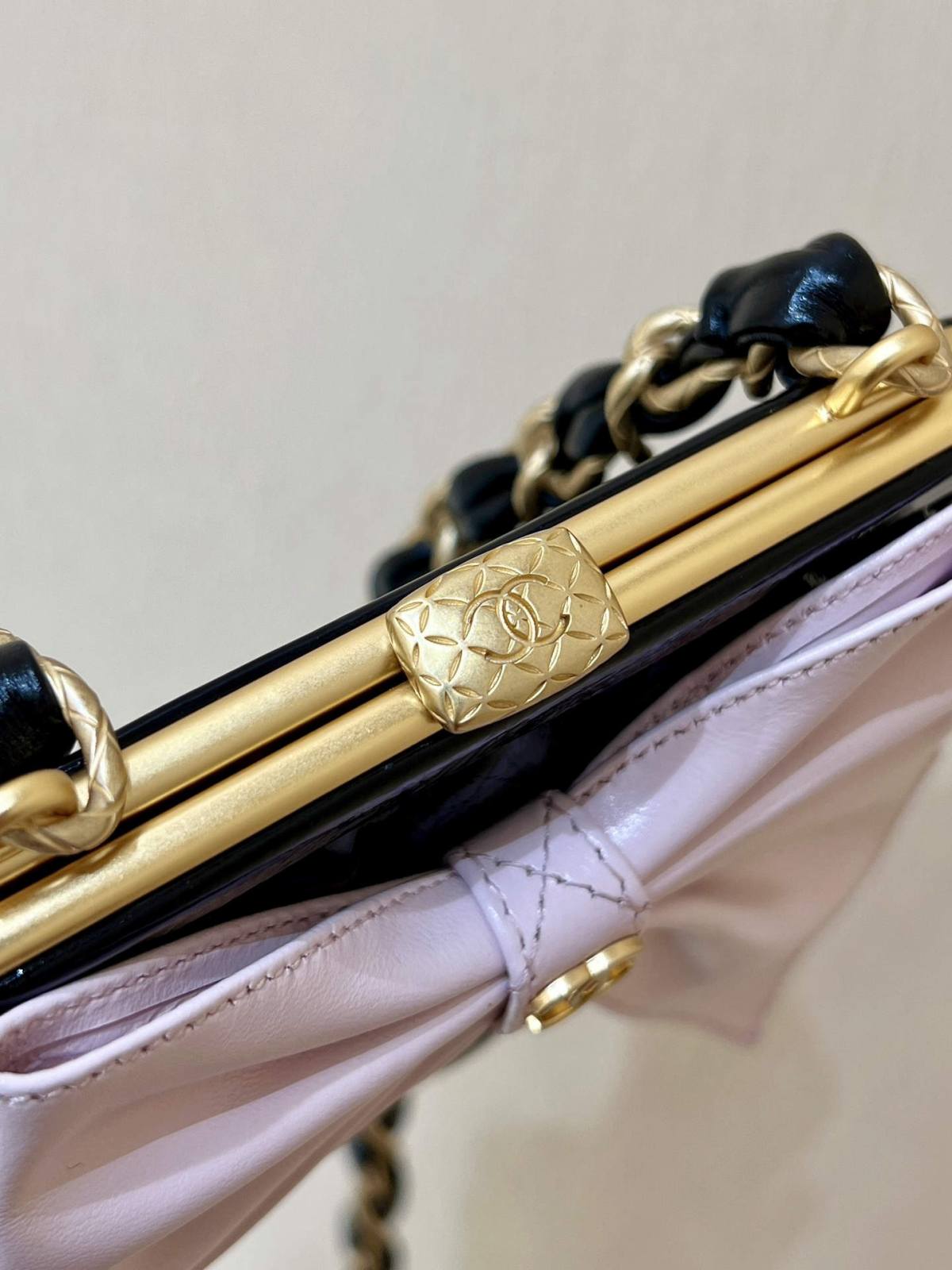 Ellebag super replica Chanel Clutch With Chain (AP4028): A Closer Look at Craftsmanship and Design(2024 Dec Updated)-Best Quality Fake Louis Vuitton Bag Online Store, Replica designer bag ru