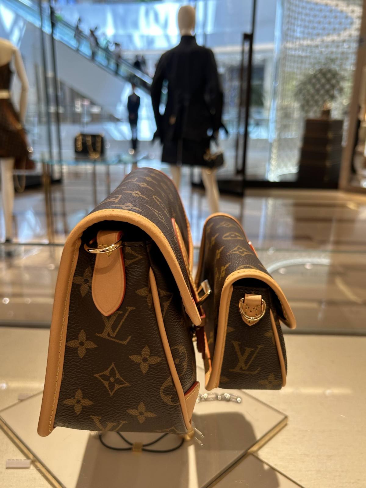 Ellebag’s 1:1 Replica of Louis Vuitton M83298 Nano Diane Handbag: A Luxurious Miniature Masterpiece  Introduction: The Art of Compact Luxury(2024 Dec Updated)-Best Quality Fake Louis Vuitton Bag Online Store, Replica designer bag ru