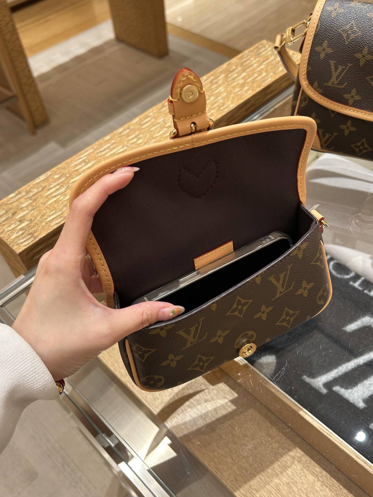 Ellebag’s 1:1 Replica of Louis Vuitton M83298 Nano Diane Handbag: A Luxurious Miniature Masterpiece  Introduction: The Art of Compact Luxury(2024 Dec Updated)-Best Quality Fake Louis Vuitton Bag Online Store, Replica designer bag ru