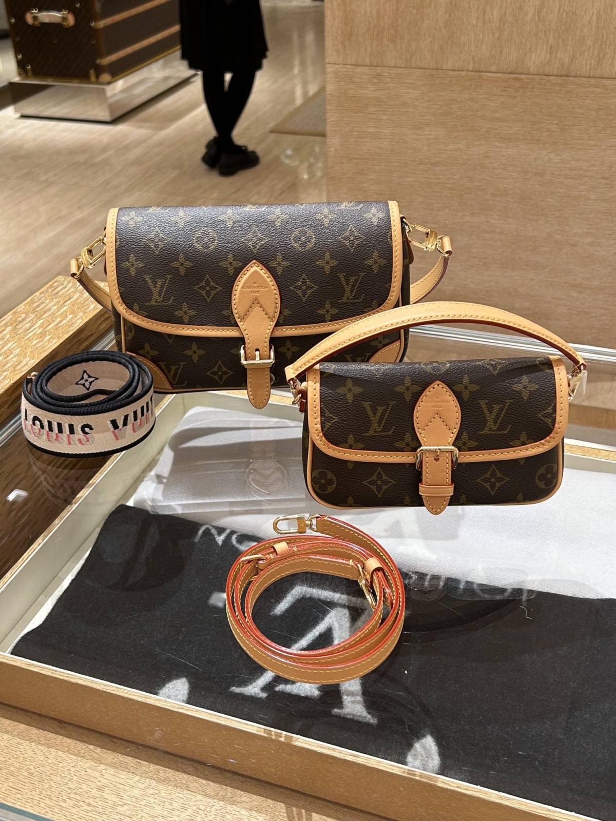 Ellebag’s 1:1 Replica of Louis Vuitton M83298 Nano Diane Handbag: A Luxurious Miniature Masterpiece  Introduction: The Art of Compact Luxury(2024 Dec Updated)-Best Quality Fake Louis Vuitton Bag Online Store, Replica designer bag ru