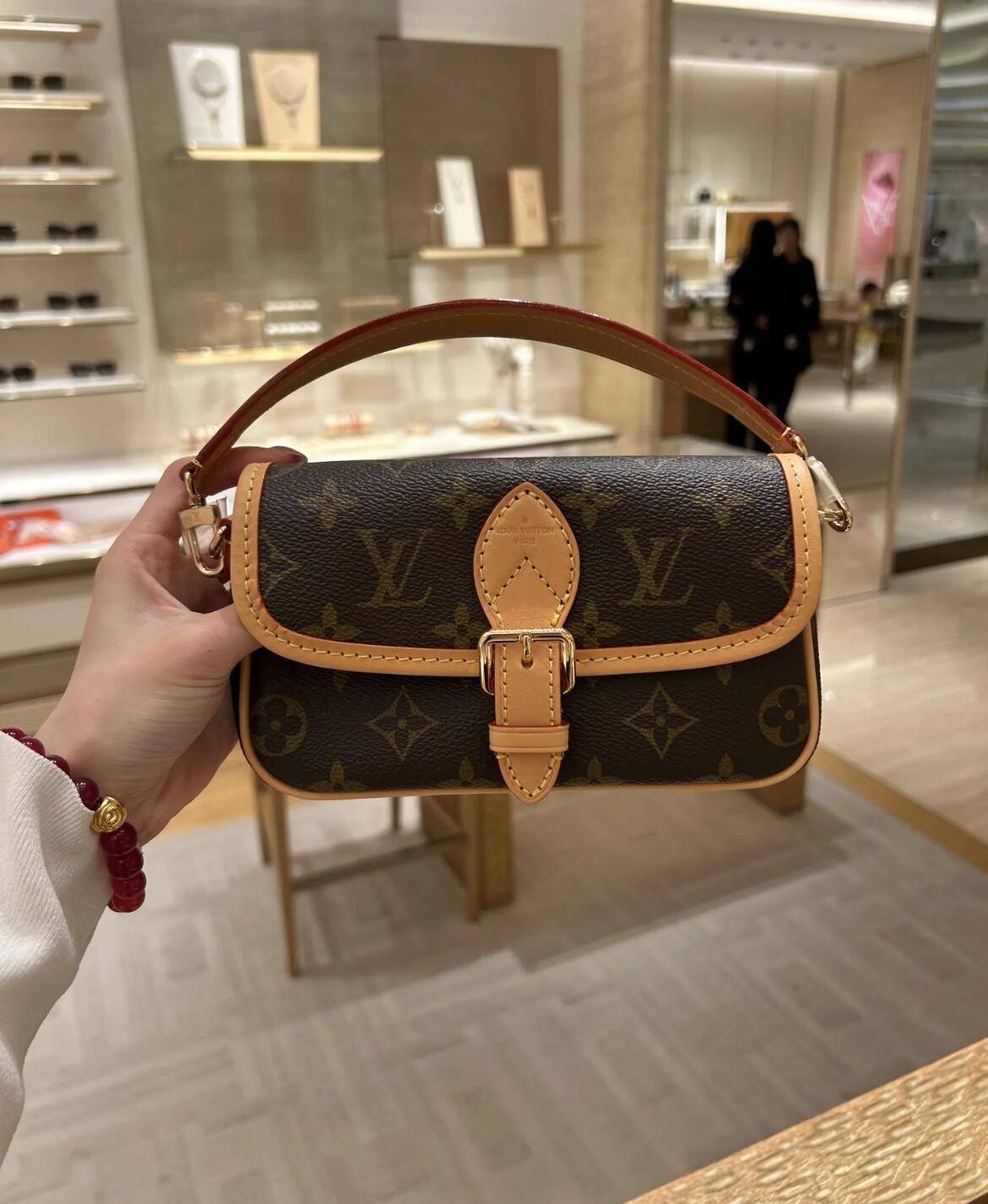 Ellebag’s 1:1 Replica of Louis Vuitton M83298 Nano Diane Handbag: A Luxurious Miniature Masterpiece  Introduction: The Art of Compact Luxury(2024 Dec Updated)-Best Quality Fake Louis Vuitton Bag Online Store, Replica designer bag ru