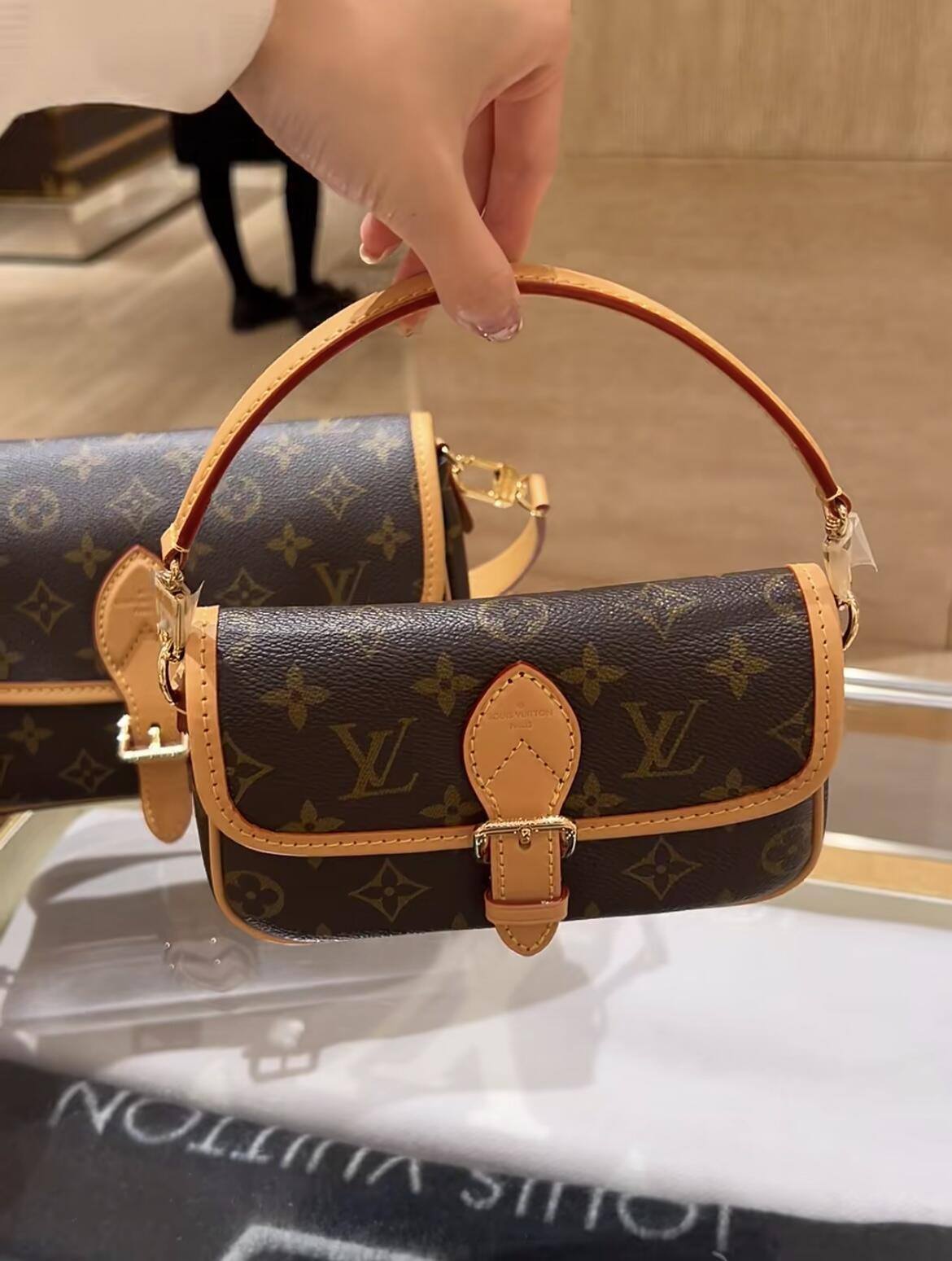 Ellebag’s 1:1 Replica of Louis Vuitton M83298 Nano Diane Handbag: A Luxurious Miniature Masterpiece  Introduction: The Art of Compact Luxury(2024 Dec Updated)-Best Quality Fake Louis Vuitton Bag Online Store, Replica designer bag ru