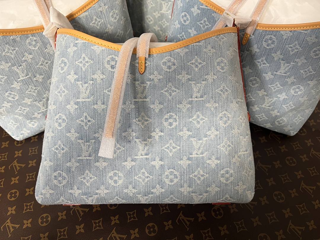 Ellebag’s Art of Precision: M11462 Carryall Small Handbag – A Perfect 1:1 Replica of Louis Vuitton’s Monogram Denim Carryall(2024 Dec Updated)-Best Quality Fake Louis Vuitton Bag Online Store, Replica designer bag ru