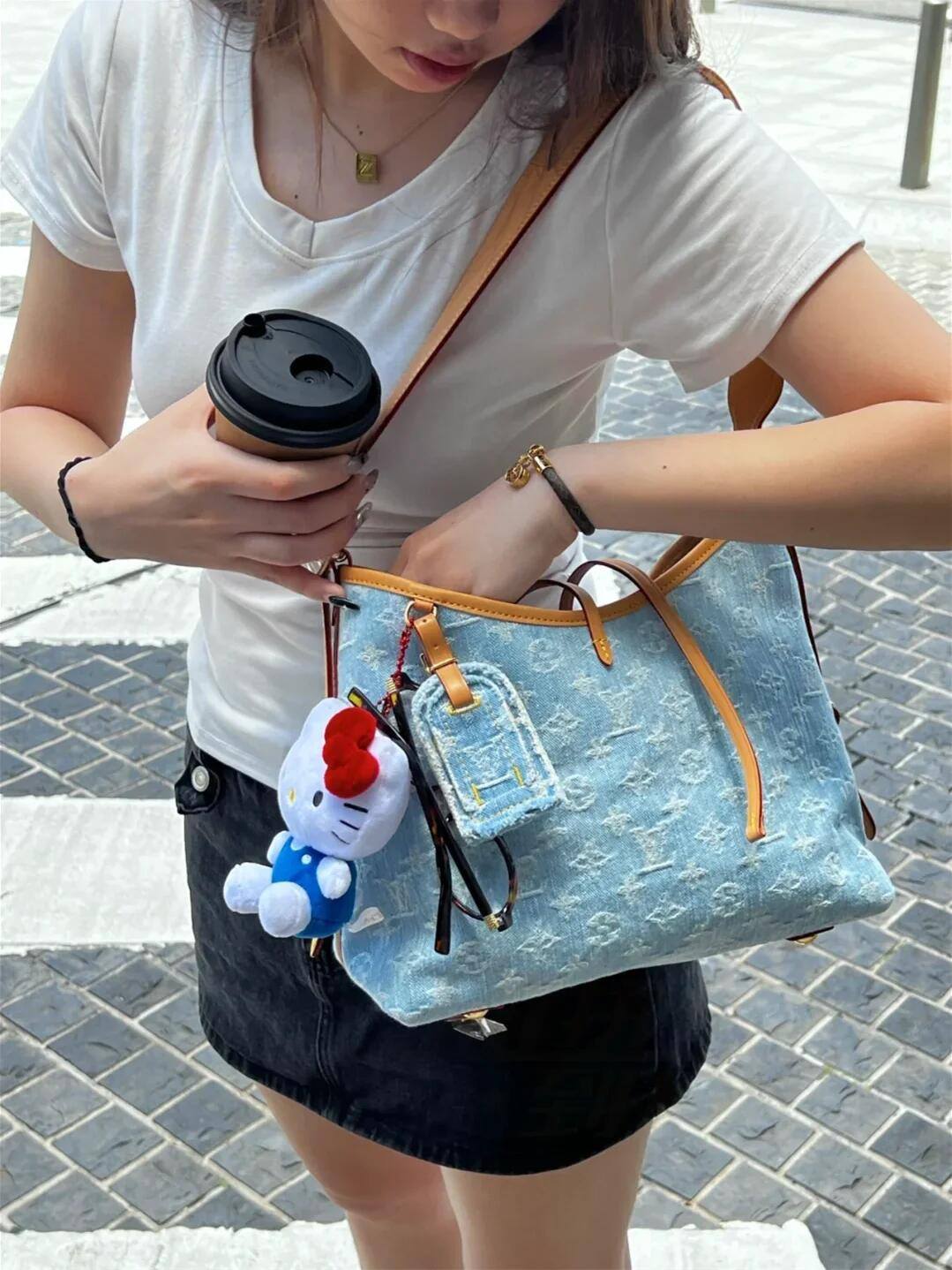 Ellebag’s Art of Precision: M11462 Carryall Small Handbag – A Perfect 1:1 Replica of Louis Vuitton’s Monogram Denim Carryall(2024 Dec Updated)-Best Quality Fake Louis Vuitton Bag Online Store, Replica designer bag ru