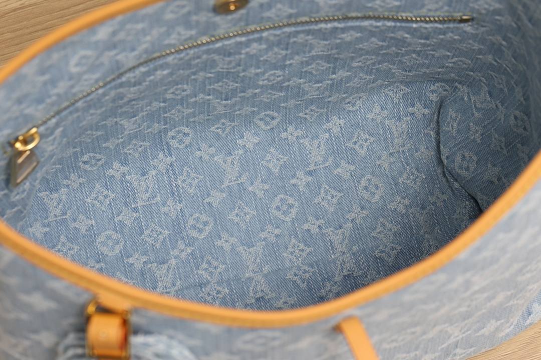 Ellebag’s Art of Precision: M11462 Carryall Small Handbag – A Perfect 1:1 Replica of Louis Vuitton’s Monogram Denim Carryall(2024 Dec Updated)-Best Quality Fake Louis Vuitton Bag Online Store, Replica designer bag ru