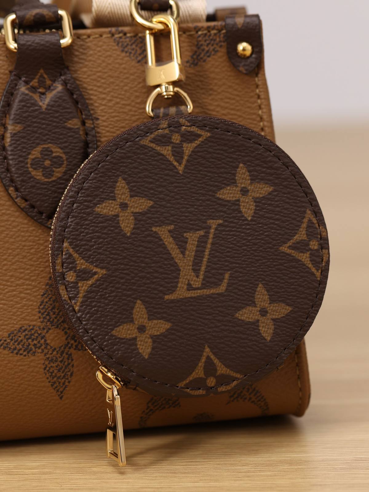 Ellebag’s Craftsmanship: M46653 OnTheGo East West Handbag – A 1:1 Replica of Louis Vuitton’s Latest Icon(2024 Dec Updated)-Best Quality Fake Louis Vuitton Bag Online Store, Replica designer bag ru