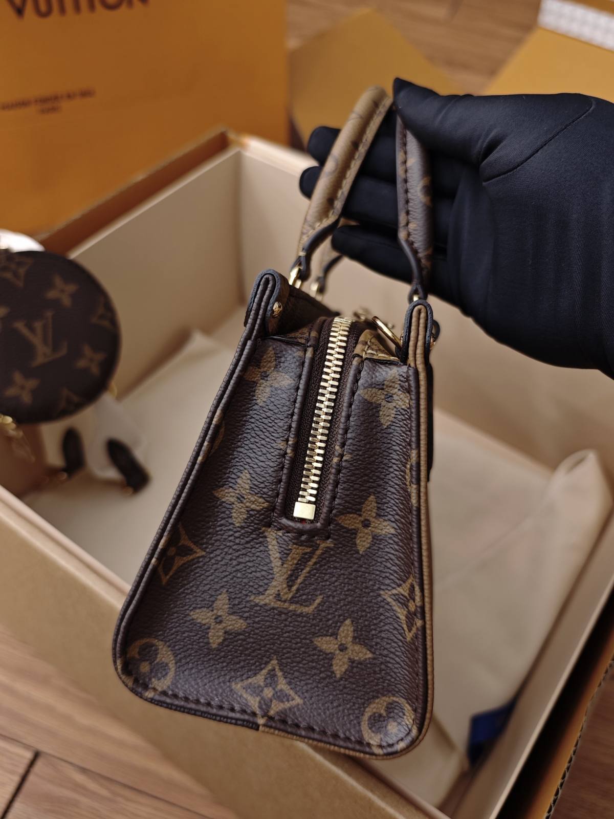 Ellebag’s Craftsmanship: M46653 OnTheGo East West Handbag – A 1:1 Replica of Louis Vuitton’s Latest Icon(2024 Dec Updated)-Best Quality Fake Louis Vuitton Bag Online Store, Replica designer bag ru