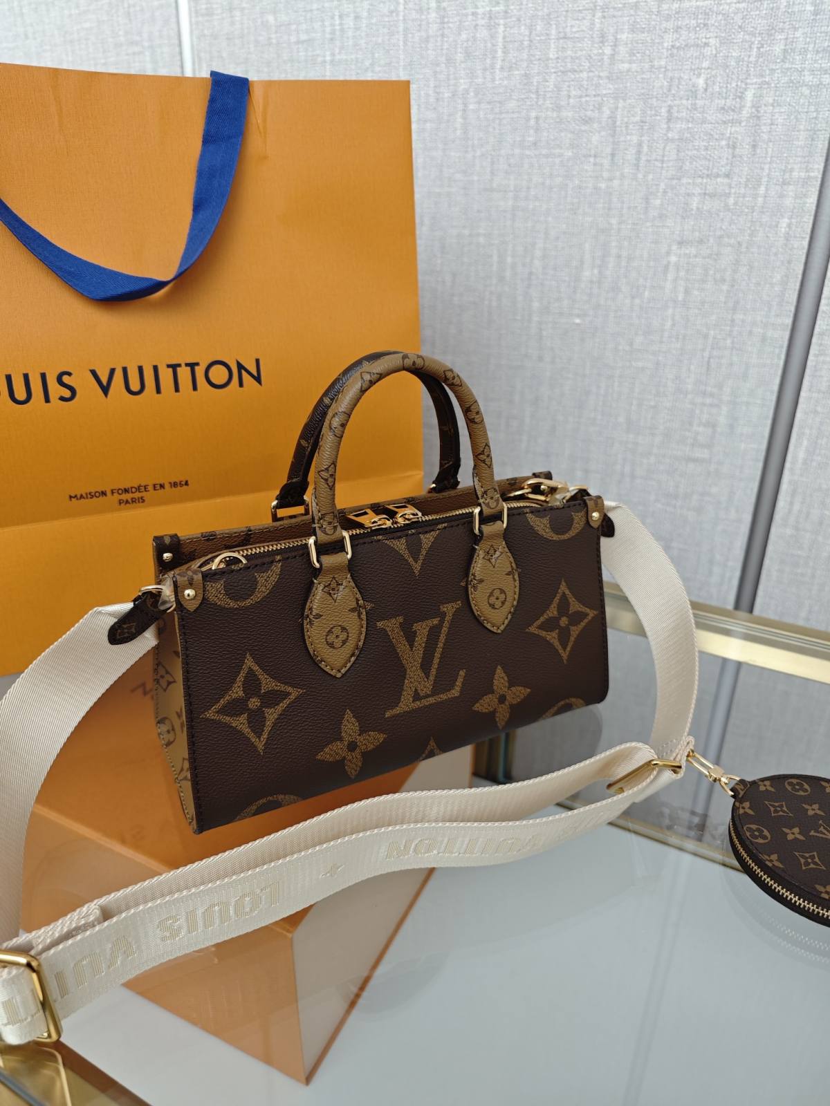 Ellebag’s Craftsmanship: M46653 OnTheGo East West Handbag – A 1:1 Replica of Louis Vuitton’s Latest Icon(2024 Dec Updated)-Best Quality Fake Louis Vuitton Bag Online Store, Replica designer bag ru