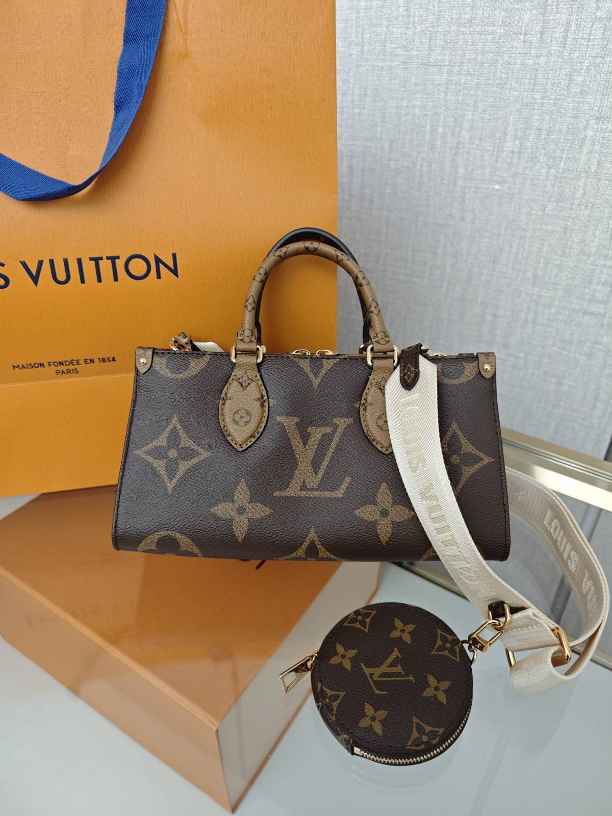 Ellebag’s Craftsmanship: M46653 OnTheGo East West Handbag – A 1:1 Replica of Louis Vuitton’s Latest Icon(2024 Dec Updated)-Best Quality Fake Louis Vuitton Bag Online Store, Replica designer bag ru