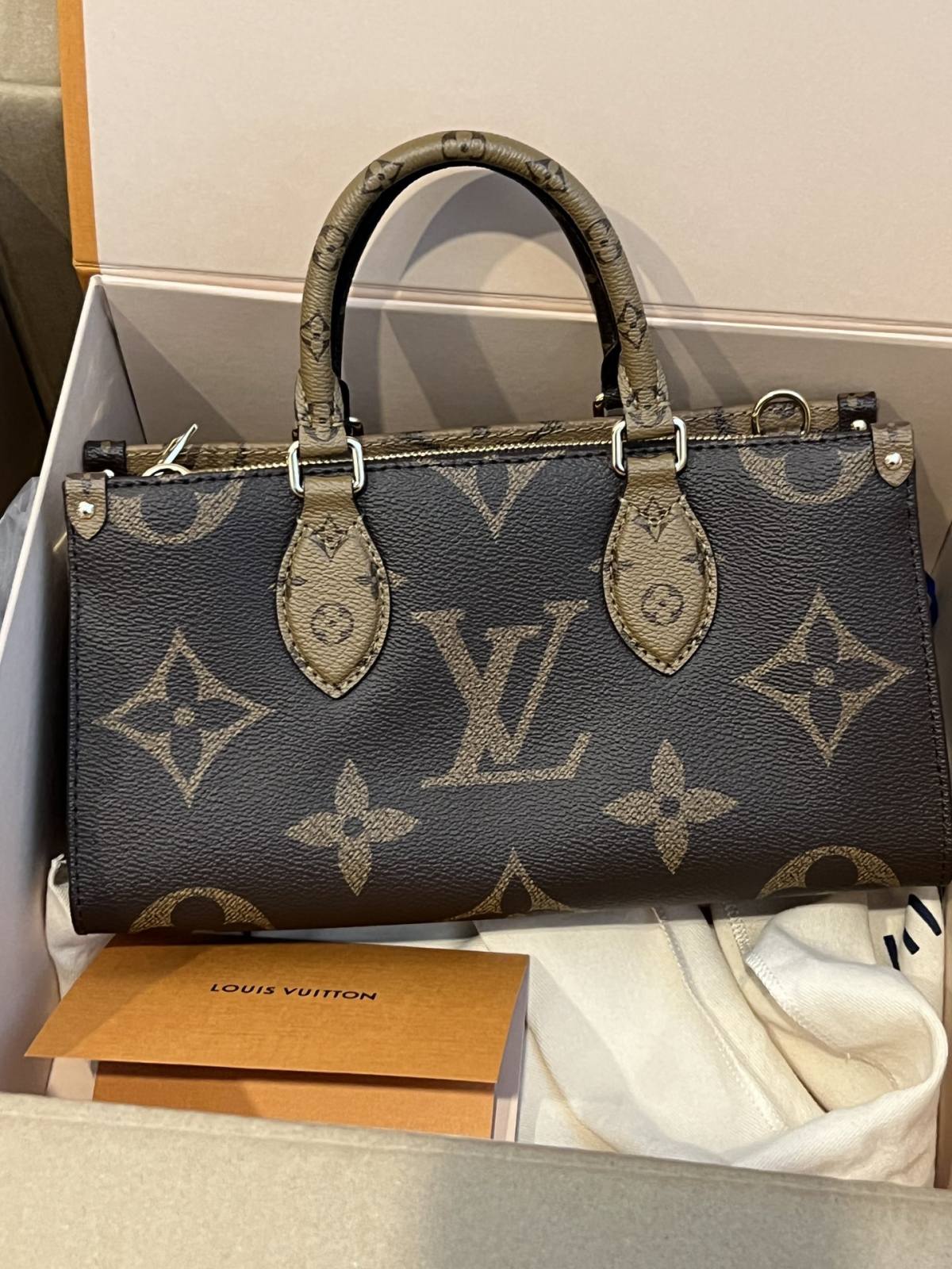 Ellebag’s Craftsmanship: M46653 OnTheGo East West Handbag – A 1:1 Replica of Louis Vuitton’s Latest Icon(2024 Dec Updated)-Best Quality Fake Louis Vuitton Bag Online Store, Replica designer bag ru