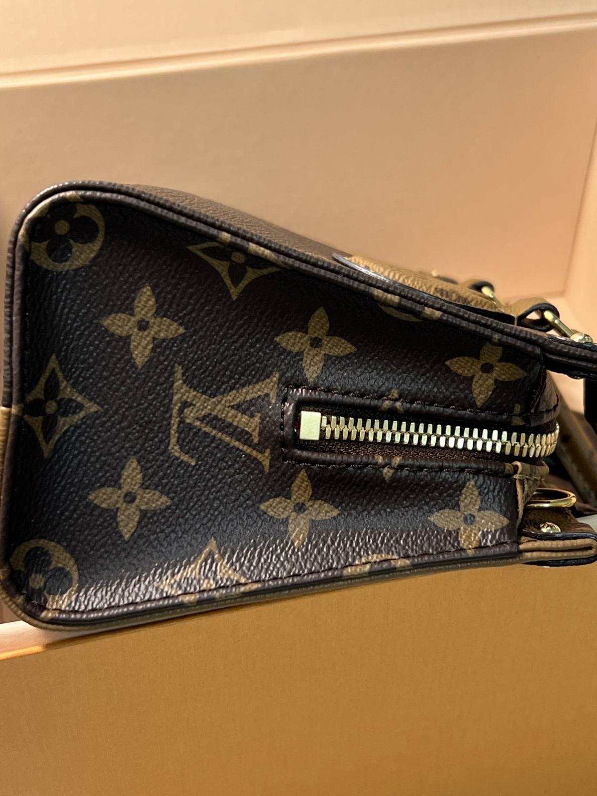 Ellebag’s Craftsmanship: M46653 OnTheGo East West Handbag – A 1:1 Replica of Louis Vuitton’s Latest Icon(2024 Dec Updated)-Best Quality Fake Louis Vuitton Bag Online Store, Replica designer bag ru