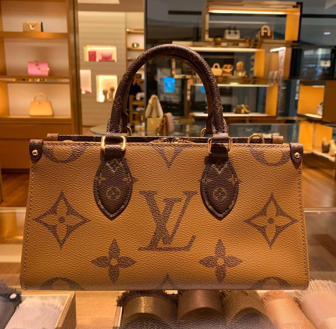 Ellebag’s Craftsmanship: M46653 OnTheGo East West Handbag – A 1:1 Replica of Louis Vuitton’s Latest Icon(2024 Dec Updated)-Best Quality Fake Louis Vuitton Bag Online Store, Replica designer bag ru