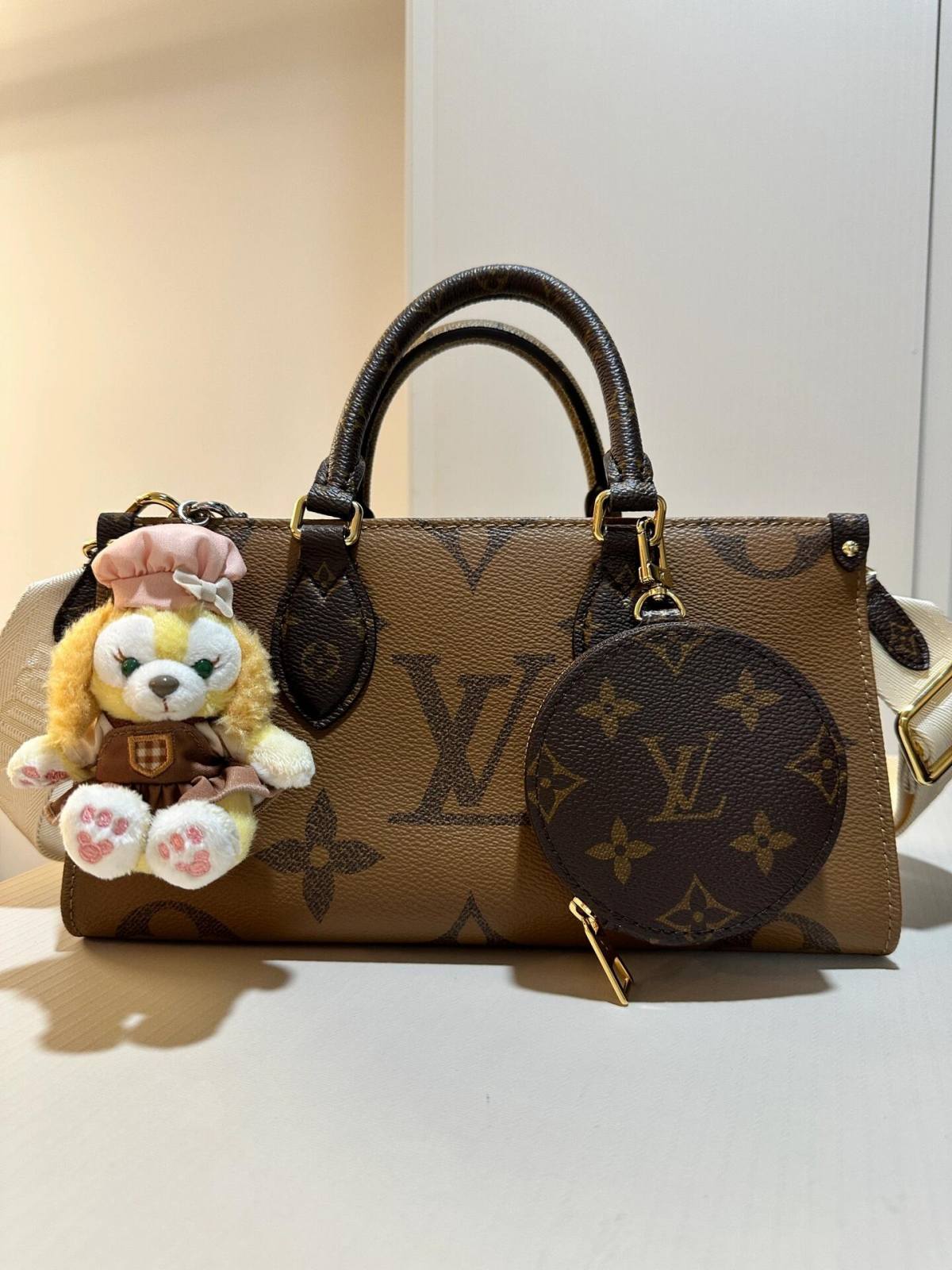 Ellebag’s Craftsmanship: M46653 OnTheGo East West Handbag – A 1:1 Replica of Louis Vuitton’s Latest Icon(2024 Dec Updated)-Best Quality Fake Louis Vuitton Bag Online Store, Replica designer bag ru