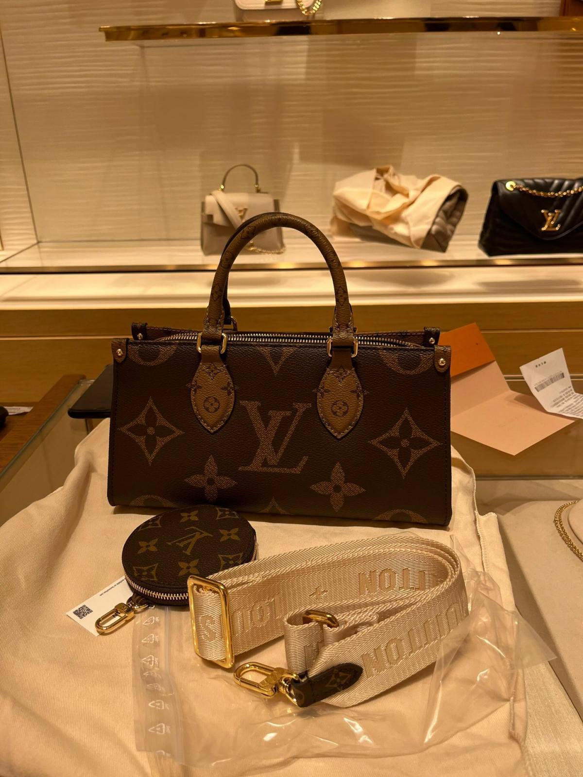 Ellebag’s Craftsmanship: M46653 OnTheGo East West Handbag – A 1:1 Replica of Louis Vuitton’s Latest Icon(2024 Dec Updated)-Best Quality Fake Louis Vuitton Bag Online Store, Replica designer bag ru